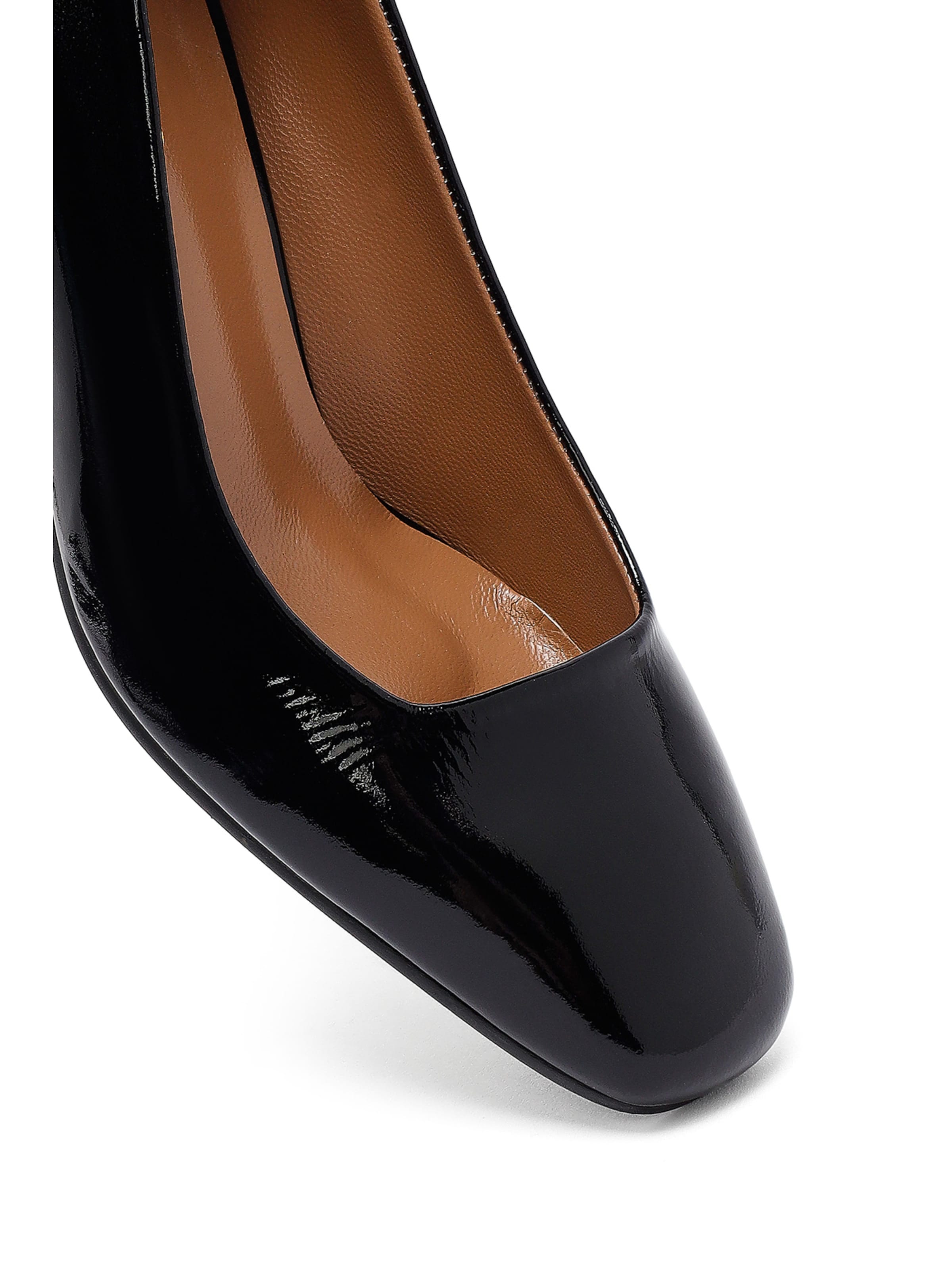 Derimod Pumps in Schwarz