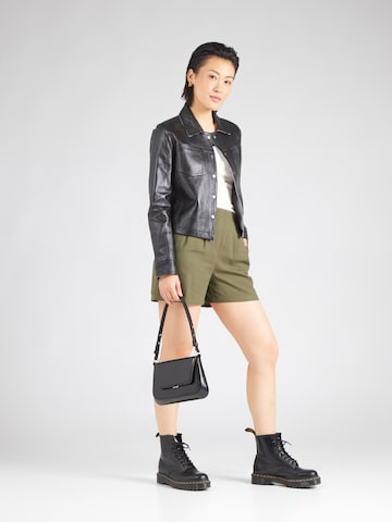 VERO MODA - Regular Calças com pregas 'VMJESMILO' em verde