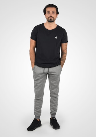 INDICODE JEANS Tapered Sweatpants 'Napanee' in Grau