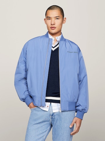 Tommy Jeans Tussenjas 'Classic' in Blauw: voorkant