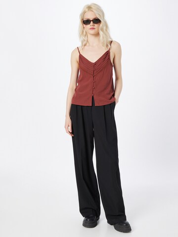 ABOUT YOU Top 'Vivian' in Brown