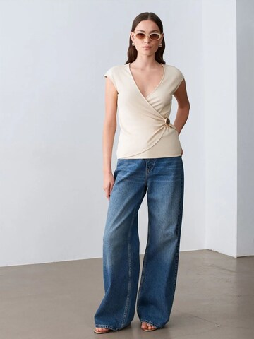 Camicia da donna di Dilvin in beige: frontale