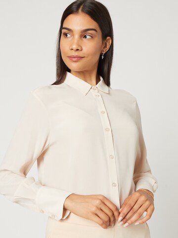 Guido Maria Kretschmer Women Blouse 'Lacey' in Beige: voorkant