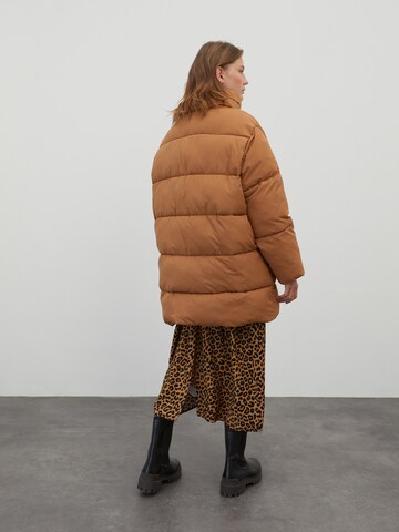 EDITED Winter Coat 'Monta' in Brown