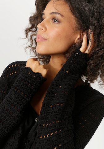 Aniston CASUAL Strickjacke in Schwarz