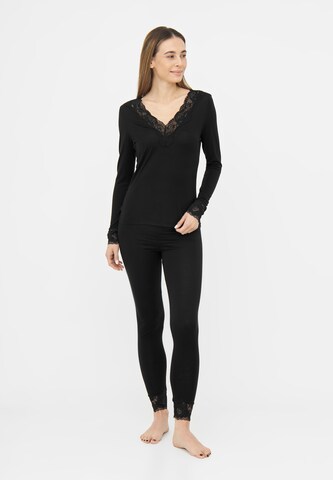 TOOche Pajama 'Silk Heaven' in Black: front
