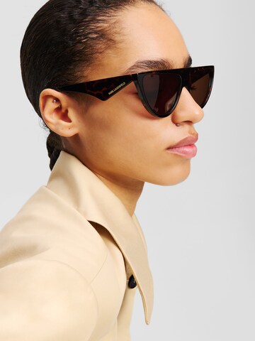 Karl Lagerfeld - Gafas de sol ' SONNENBRILLE MIT KARL-AUTOGRAMM ' en negro