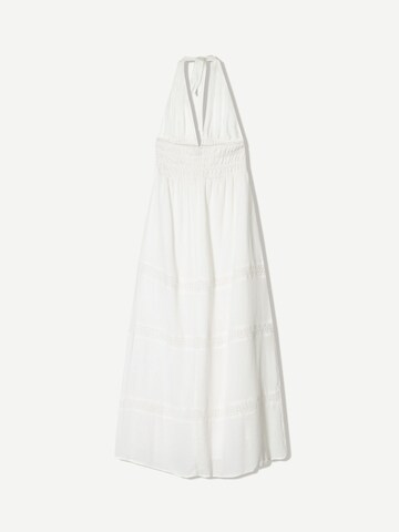 Robe Bershka en blanc