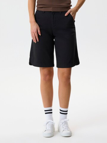 TWO SOON Regular Jeans in Black: front