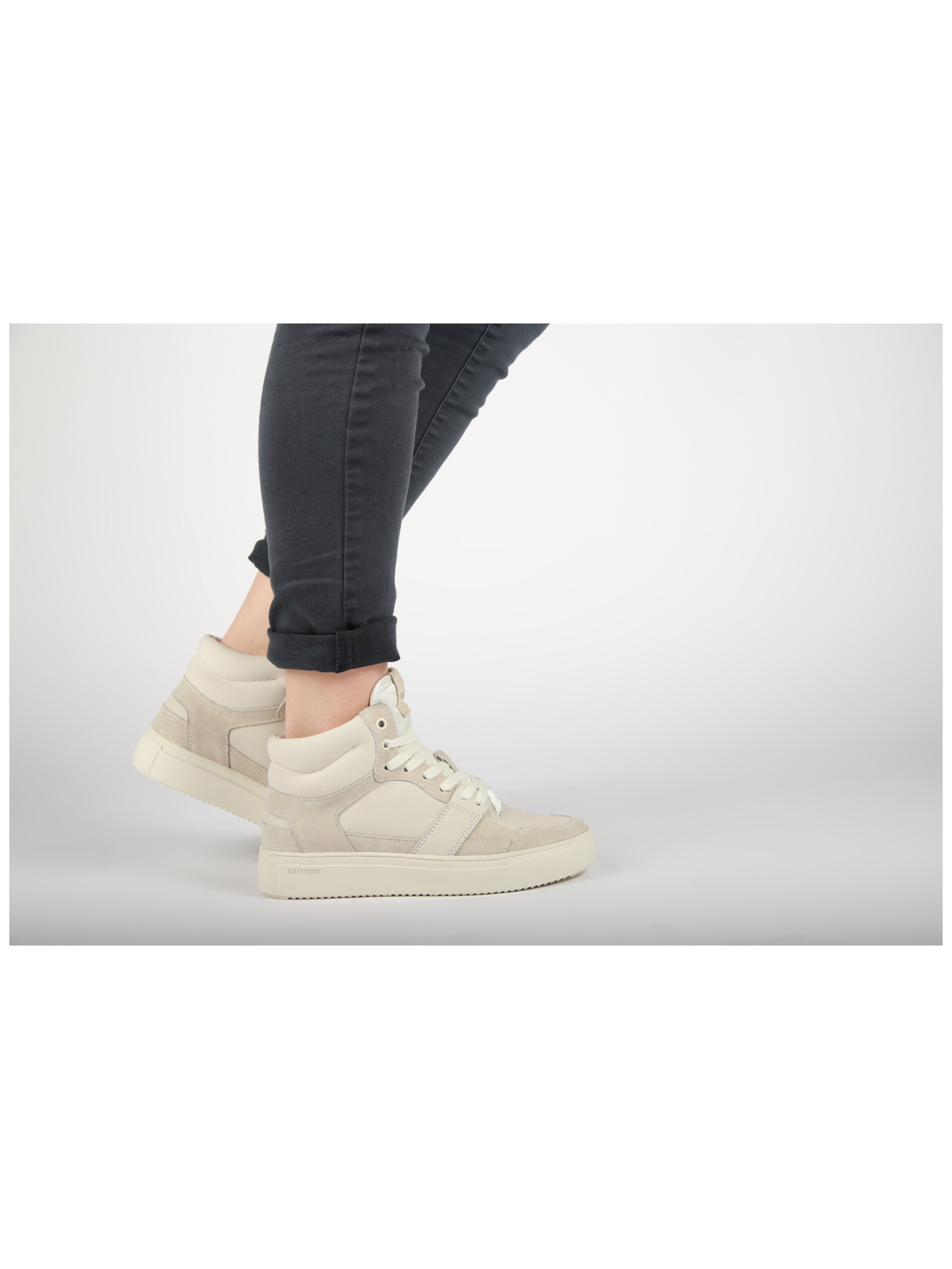 BLACKSTONE - Zapatillas deportivas altas 'KEYLA' en beige
