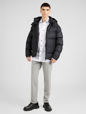 regular Pantaloni con piega frontale di s.Oliver in grigio