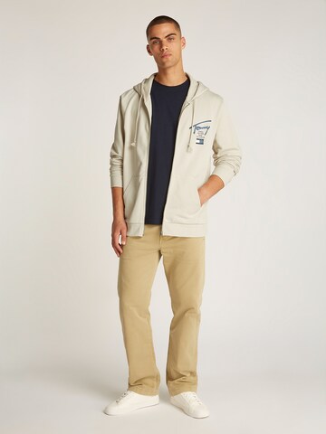 Tommy Jeans Sweatshirt in Beige