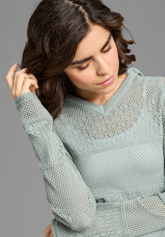 KangaROOS Sweater in Green