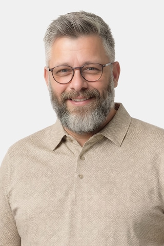 Men Plus Shirt in Beige