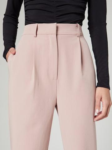 Coupe slim Pantalon à pince 'Pearl' Guido Maria Kretschmer Women en rose