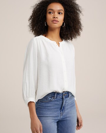 WE Fashion Blouse in White: front