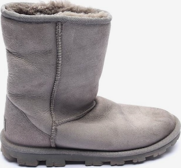 UGG Dress Boots in 38 in Grey: front