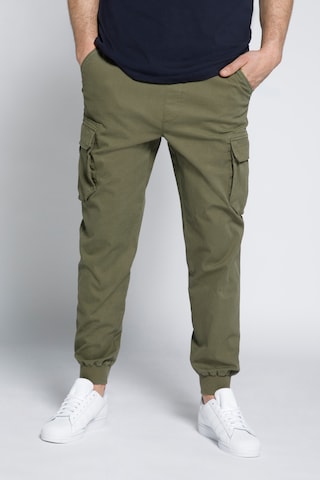 STHUGE Tapered Cargo Pants in Green: front