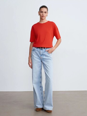 T-shirt Dilvin en rouge : devant