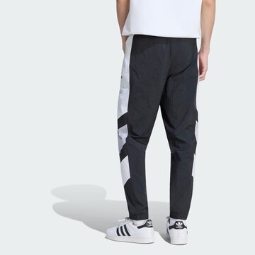 Effilé Pantalon de sport 'Juventus Turin EQT' ADIDAS PERFORMANCE en noir