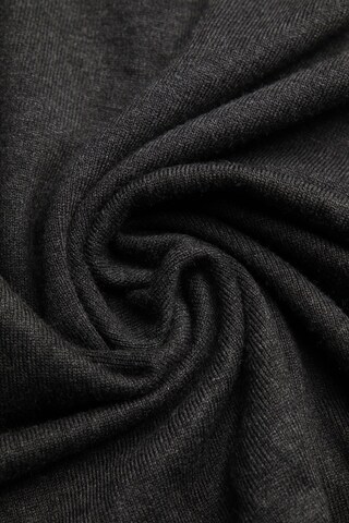 M.X.O Sweater & Cardigan in M in Black