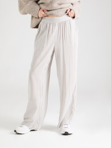 VERO MODA Wide leg Trousers 'VMBUMPY' in White: front