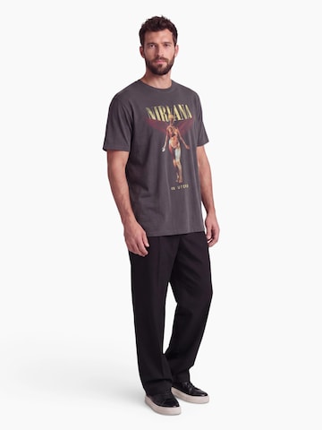 AMPLIFIED Regular fit Μπλουζάκι σε μαύρο