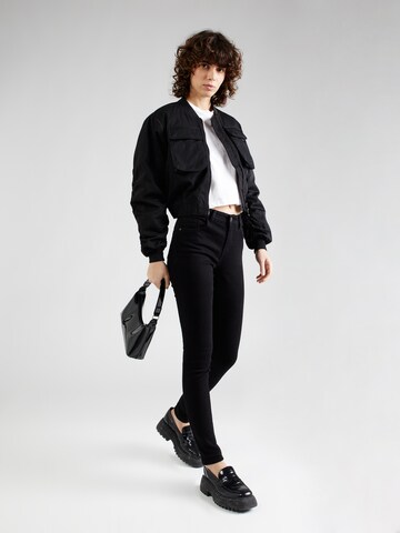 Skinny Jean 'Jen' Noisy may en noir