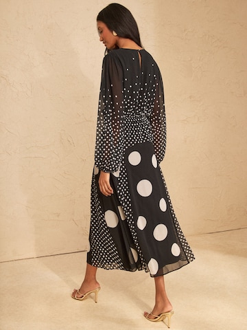 Rochie de la love & roses pe negru