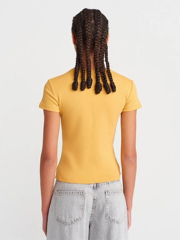 T-shirt Dilvin en jaune