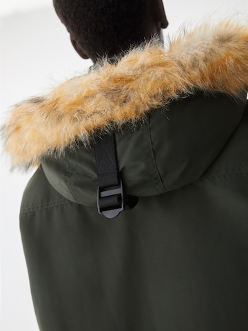 Pull&Bear Zimní parka – zelená