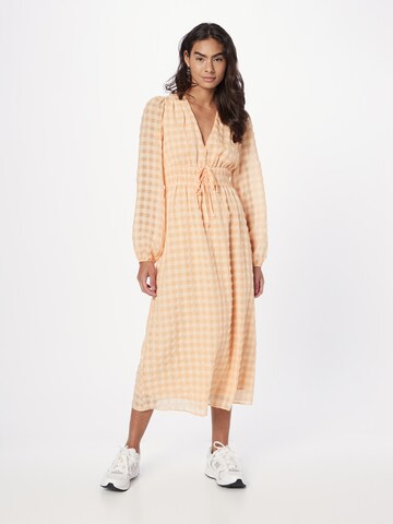 Robe 'Misty' Gina Tricot en orange : devant