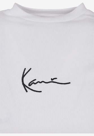 Tricou de la Karl Kani pe alb