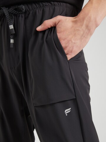 Fabletics Tapered Παντελόνι φόρμας 'The One' σε μαύρο