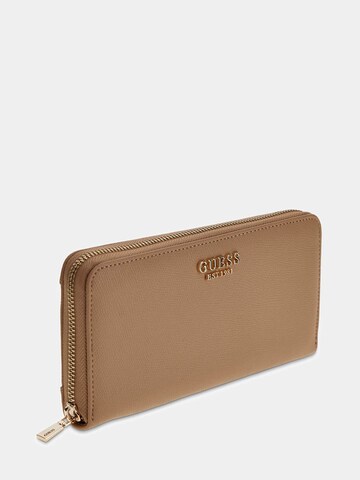 GUESS Portemonnaie 'Amorette' in Beige