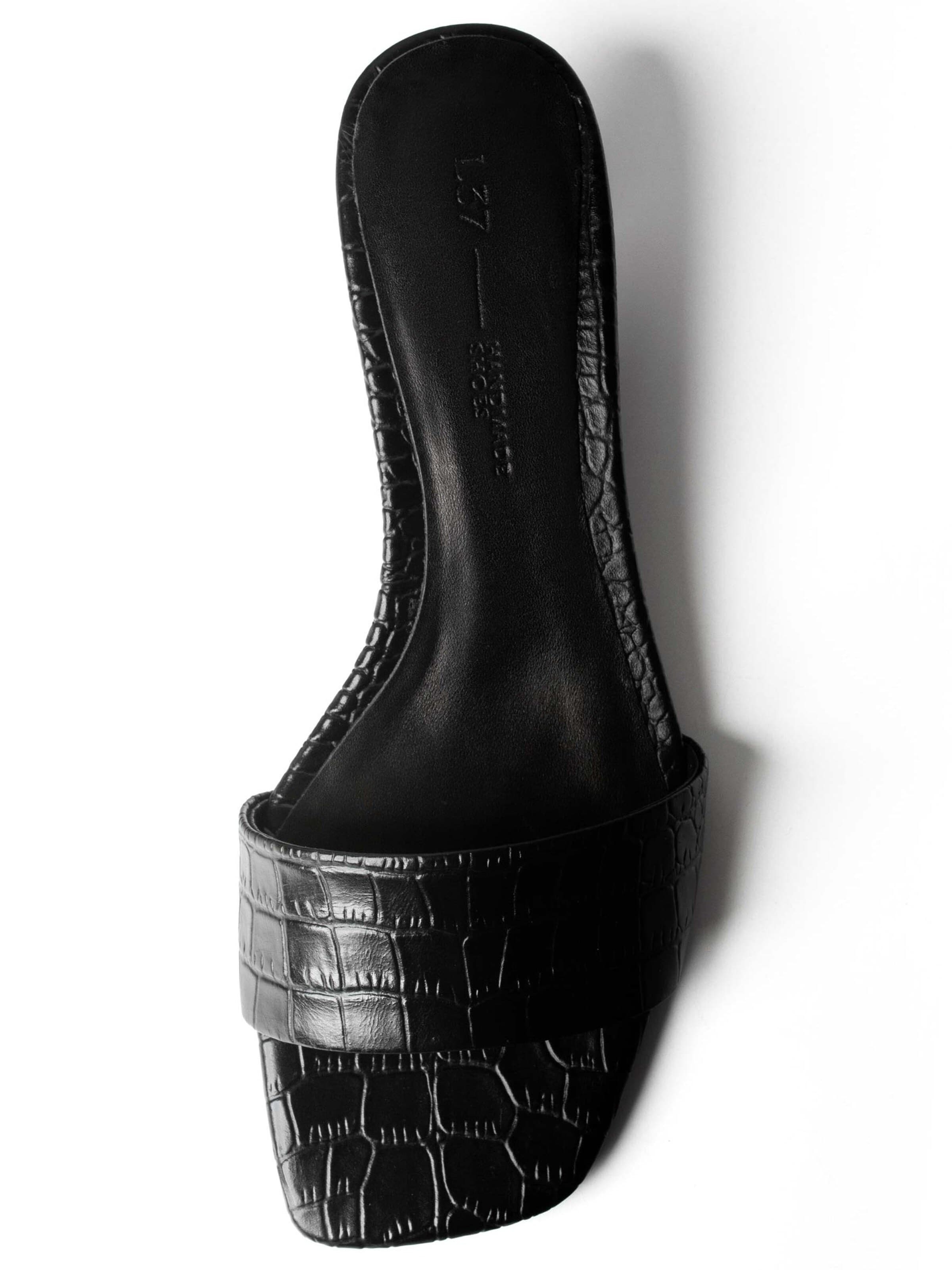 Zoccoletto 'DRESSED IN SUMMER AIR' di L37 HANDMADE SHOES in nero