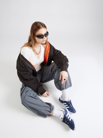 River Island Tapered Cargobyxa i grå