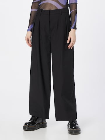 WEEKDAY Wide leg Pleat-Front Pants 'Hazel' in Black: front