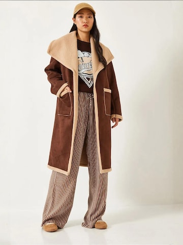 Cappotto di mezza stagione di Bianco Lucci in marrone