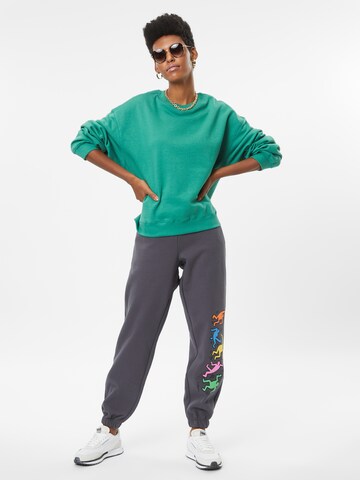 WEEKDAY Sweatshirt 'Essence Standard' in Grün