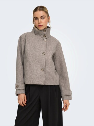 Giacca di mezza stagione 'ONLVELA' di ONLY in marrone: frontale