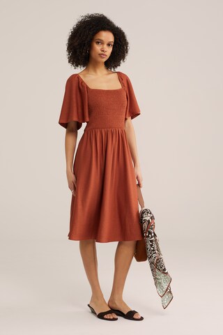 Rochie de la WE Fashion pe portocaliu