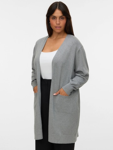 Vero Moda Curve - Cárdigan 'VMCSilje' en gris: frente