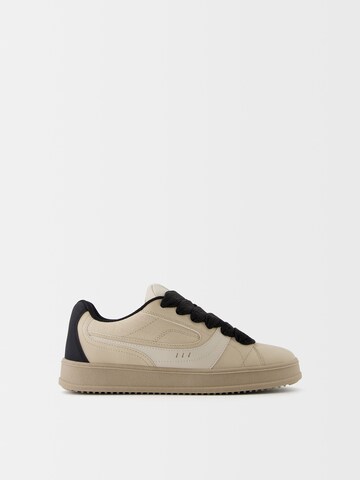 Bershka Trampki niskie w kolorze mieszane kolory