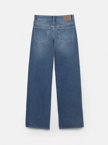 Pull&Bear Широка кройка Дънки в синьо