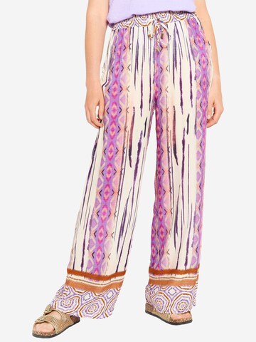 LolaLiza Loose fit Trousers in Purple: front