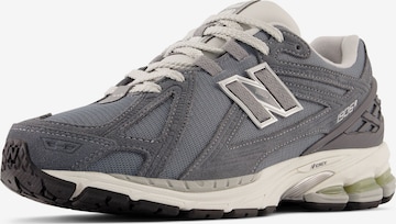 Baskets basses '1906R' new balance en gris : devant