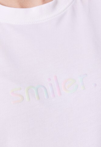 smiler. Shirt 'laugh.' in Wit