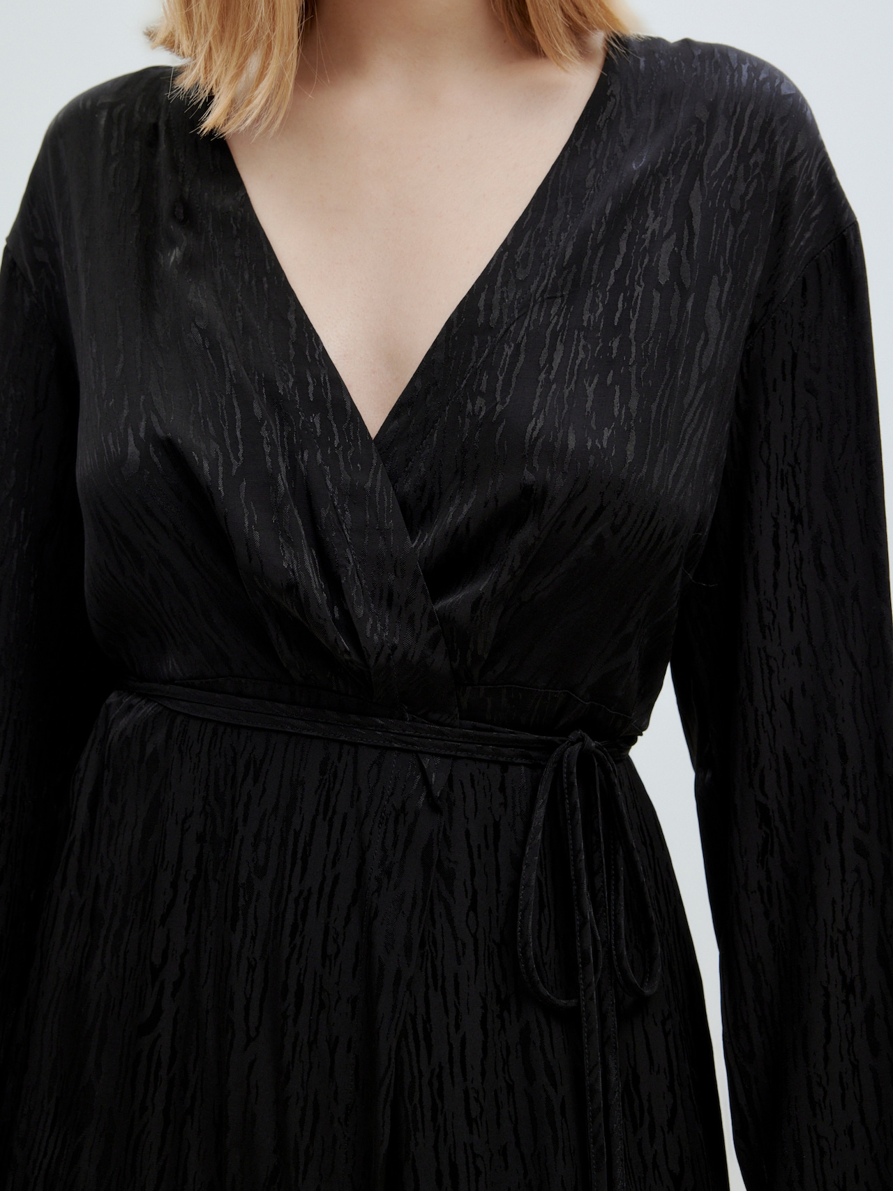 EDITED Produkte Kleid 'Berat' schwarz