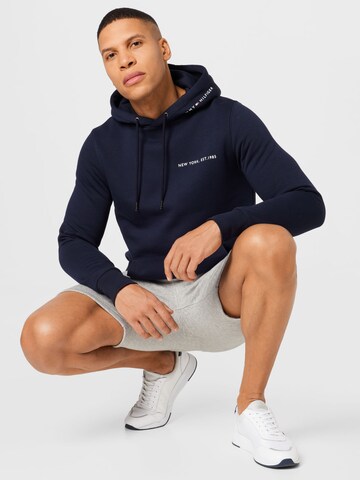 TOMMY HILFIGER Sweatshirt in Blau